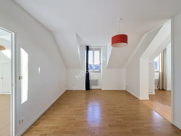 Nantes Monselet - Appartement 2 pièces en dernier étage