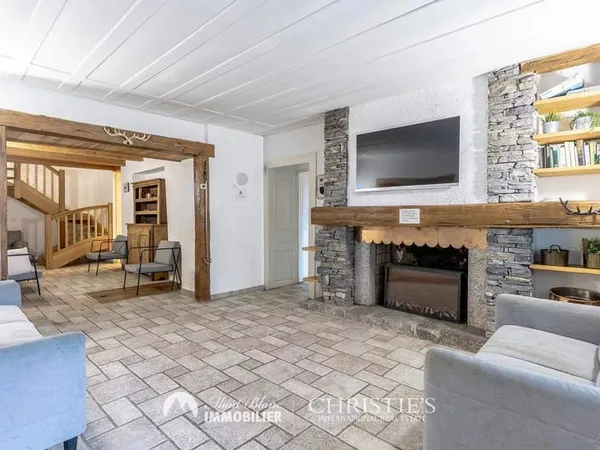 Maison 6 pièces 249 m²