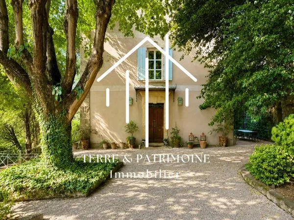 Maison 9 pièces 220 m²