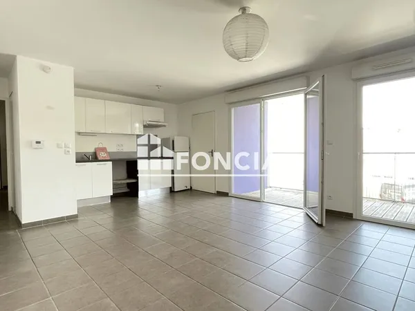 En exclusivité Foncia : situation idéale au coeur du bourg de Couëron pour ce T3 récent