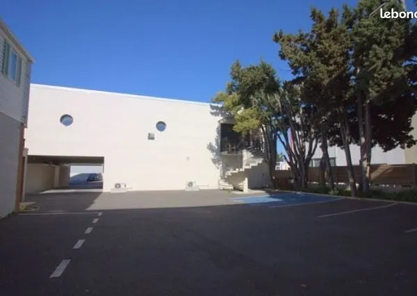 Unique - Plateau de 220 m² avec Terrasse 31 m² & Parking Surveillé - Idéal Tiers-Lieu / résidence d'