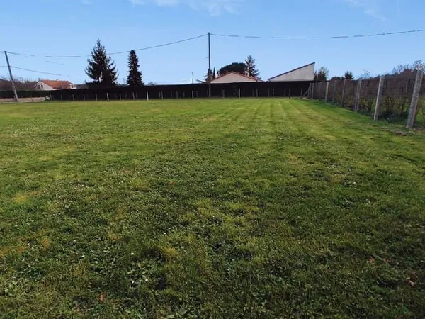 Terrain 1670 m²