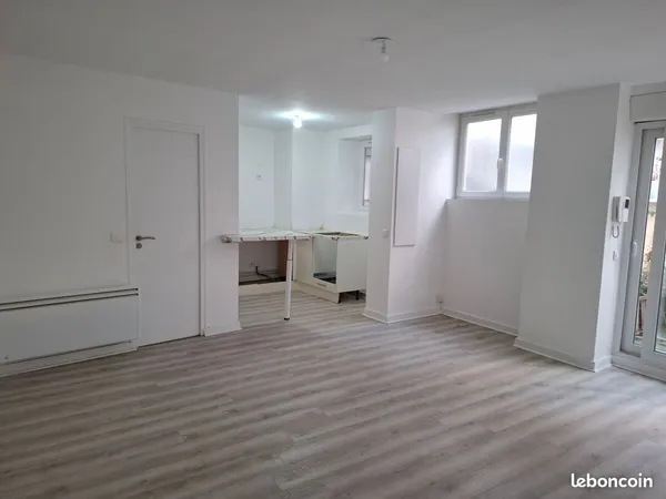 2 pièces atypiques avec extérieur