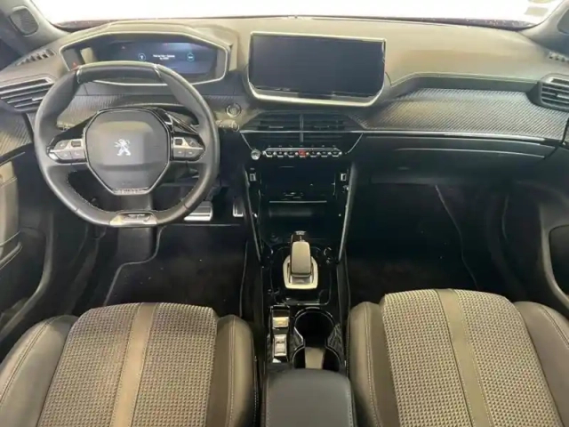 Peugeot 2008 e- 136ch gt — photo 9