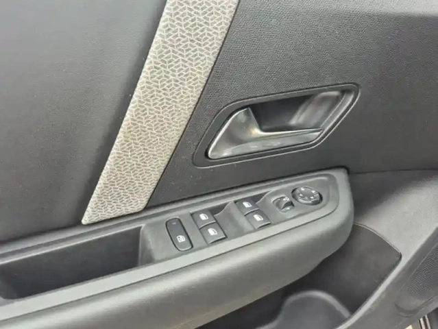 Citroën C4 iii bluehdi 130 s&amp;s eat8 feel pack business — photo 33