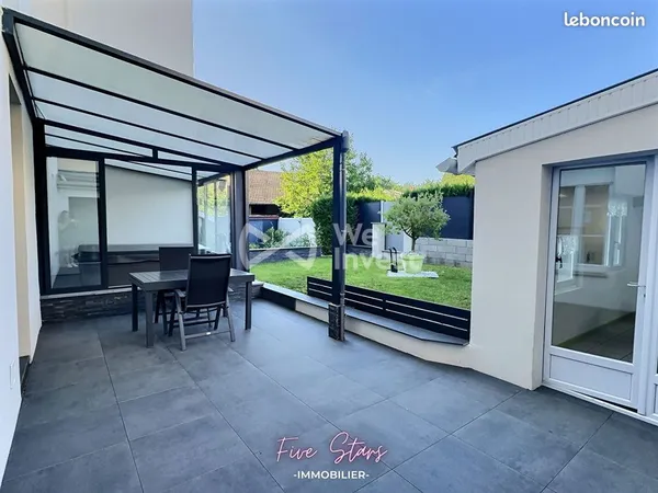 Maison 8 pièces 372 m²