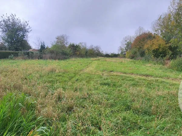 Terrain 3702 m²