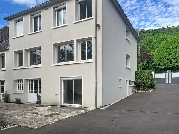 Maison 6 pièces 300 m²