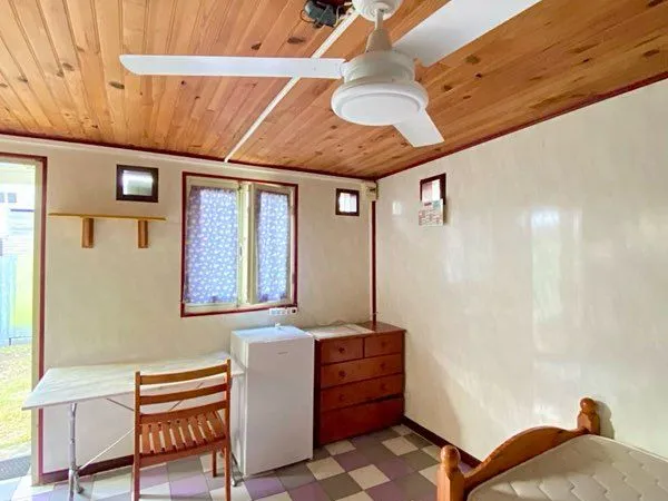 À Louer - Bungalow meublé avec petite cour