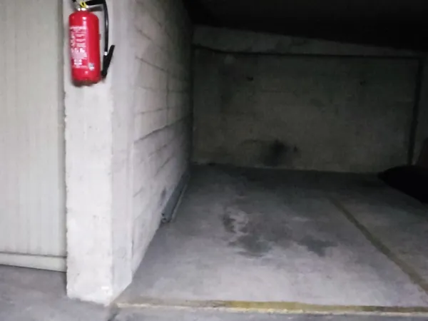 Loue parking - 10m²