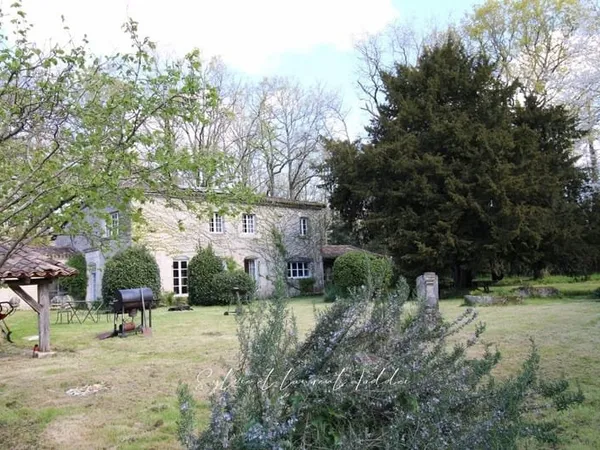 Plus Qu'une Maison... Une Emotion !