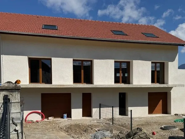 Maison à vendre 1 pièces CHAPAREILLAN (38) - 210 M2