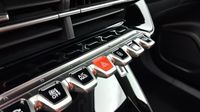 Peugeot 2008 1.2 PureTech 100ch S&S Allure Pack — photo 15