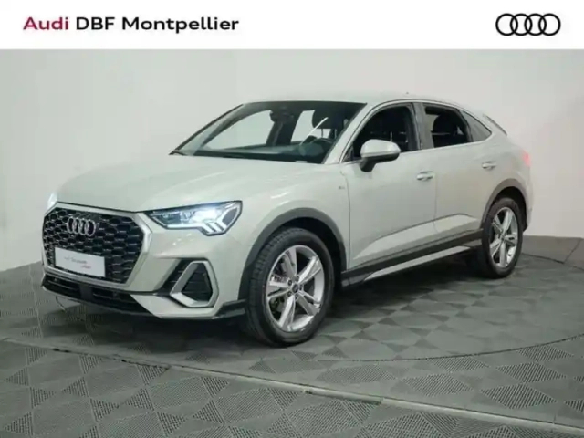 Audi Q3 35 tfsi 150 ch s tronic 7 s line — photo 1