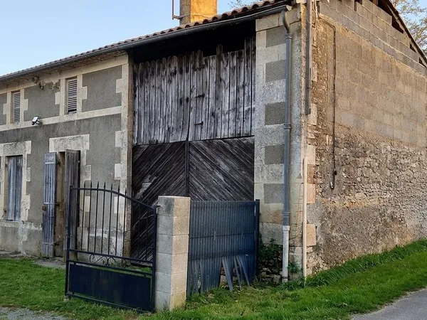 Maison pierre 150 m² + grange — Val de Livenne (33) — A10 à 4 km
