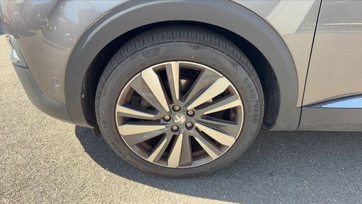 Peugeot 5008 1.2 Pure Tech 130 - GT Line – 2019 – 83881 km – Essence – Boîte Manuelle — photo 19