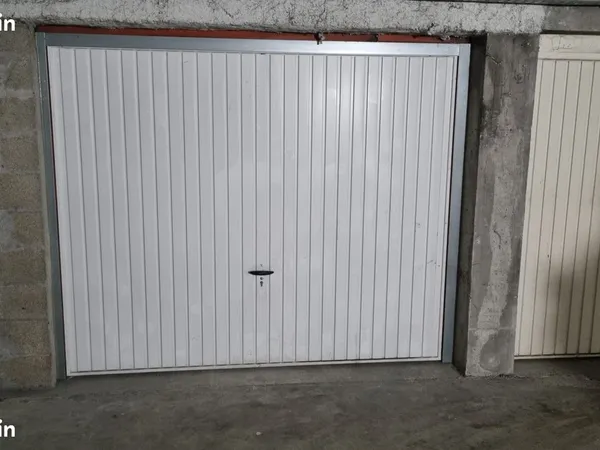 2 garages loués spécial investisseur