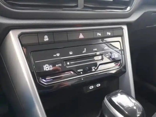 Volkswagen T-Roc 1.5 tsi evo 150ch life plus dsg7 — photo 13