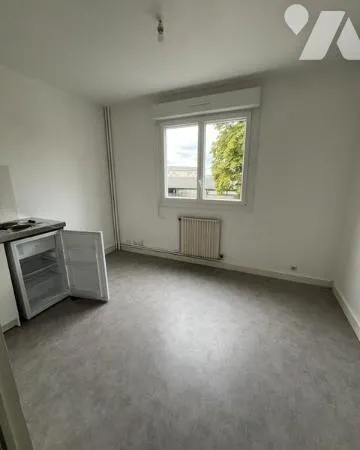 Studio 1 pièce 14 m²