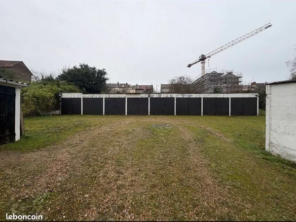Grand box à extérieur à Mantes-la -Jolie