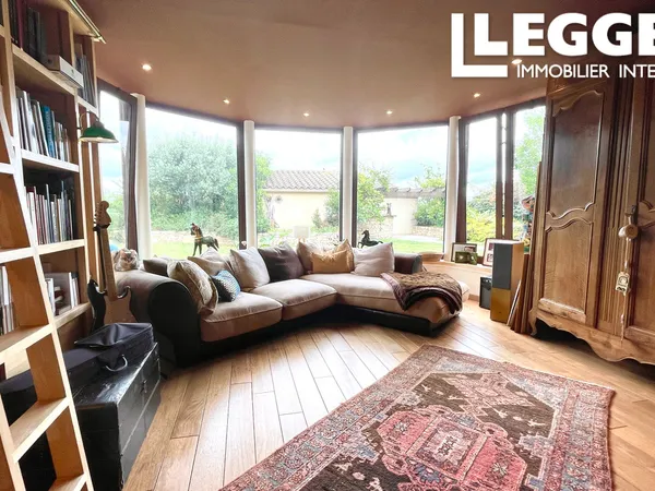 Maison 8 pièces 223 m²