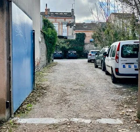 A louer Place de parking au centre de Toulouse - LES CHALETS - ARNAUD BERNARD -