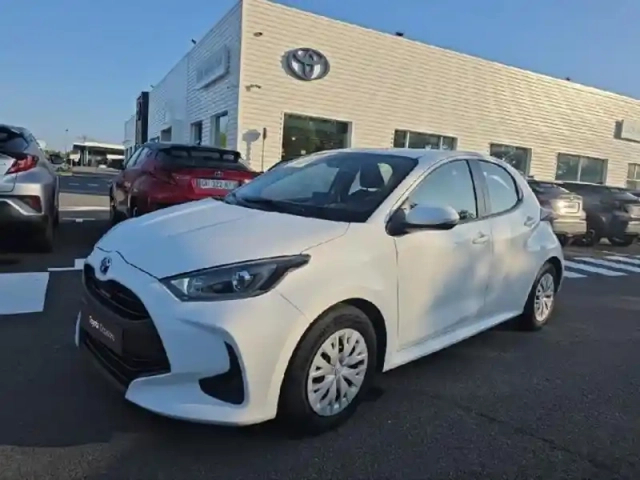 Toyota Yaris 116h dynamic 5p my22 — photo 1