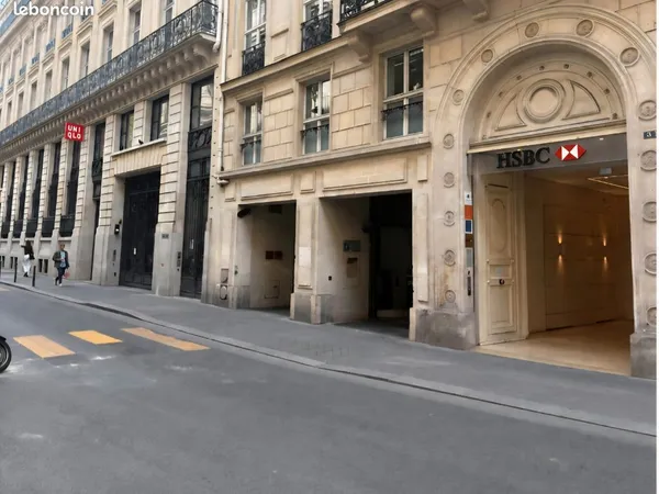 Paris 9e - place de parking sécurisée au pied des grands magasins & d'opéra