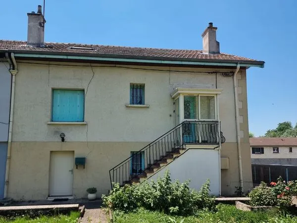Maison de ville mitoyenne - a renover