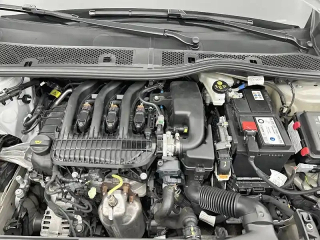 Peugeot 208 puretech 75 s&amp;s bvm5 — photo 19