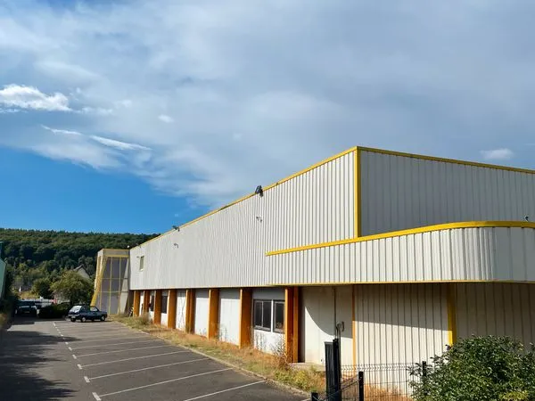 Entrepôt de 1200m2 à louer