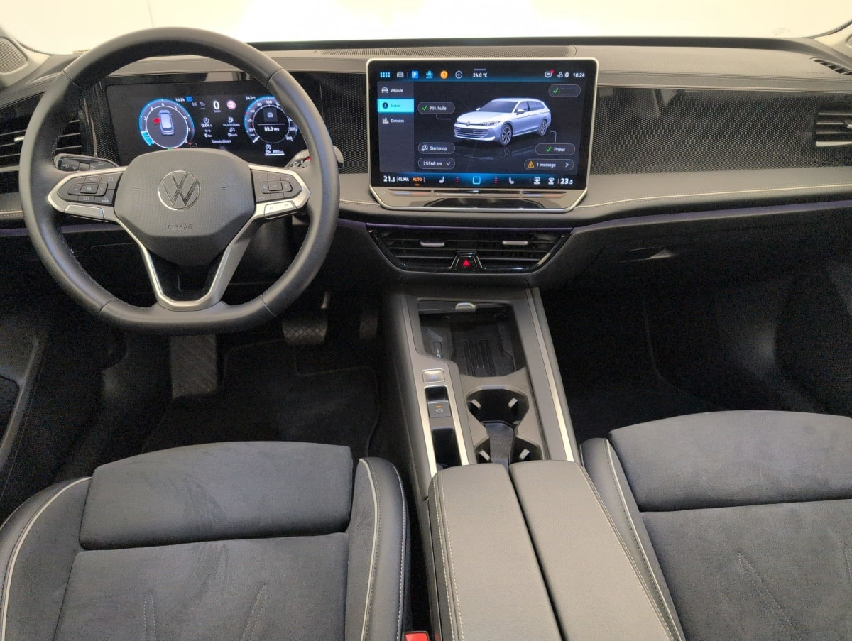 Volkswagen Passat — photo 13