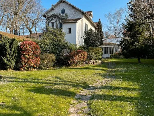 Propriété 11 pièces 295 m²