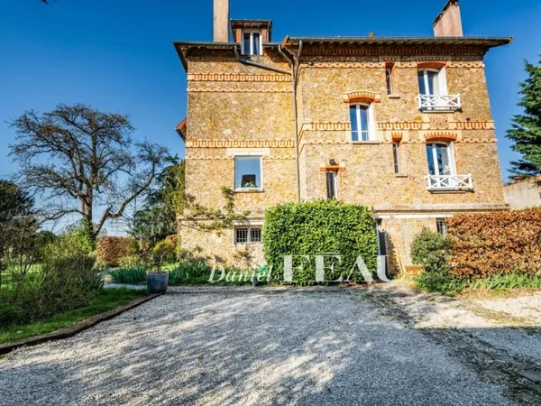 Belle meulière proche de la forêt domaniale