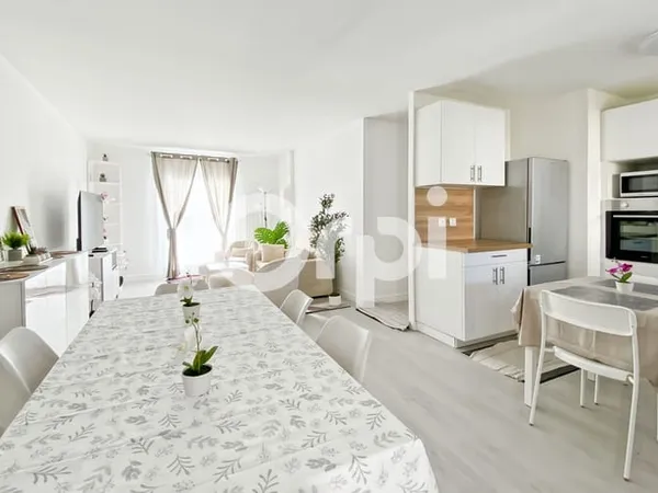 Appartement 4 pièces 10 m²