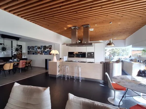 Maison 9 pièces 300 m²