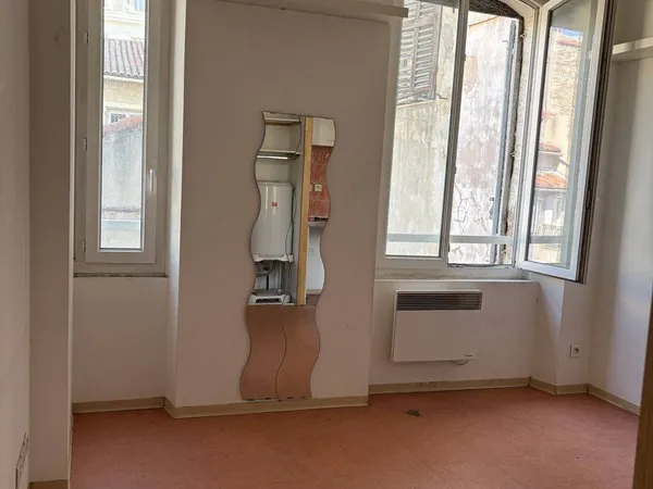 Studio 1 pièce 19 m²