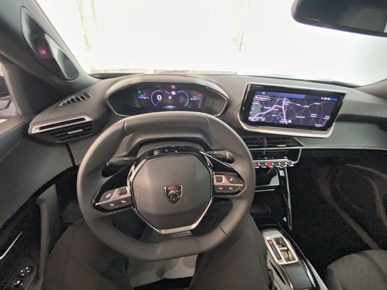Peugeot 2008 hybrid 145 ch e-dcs6 allure — photo 12
