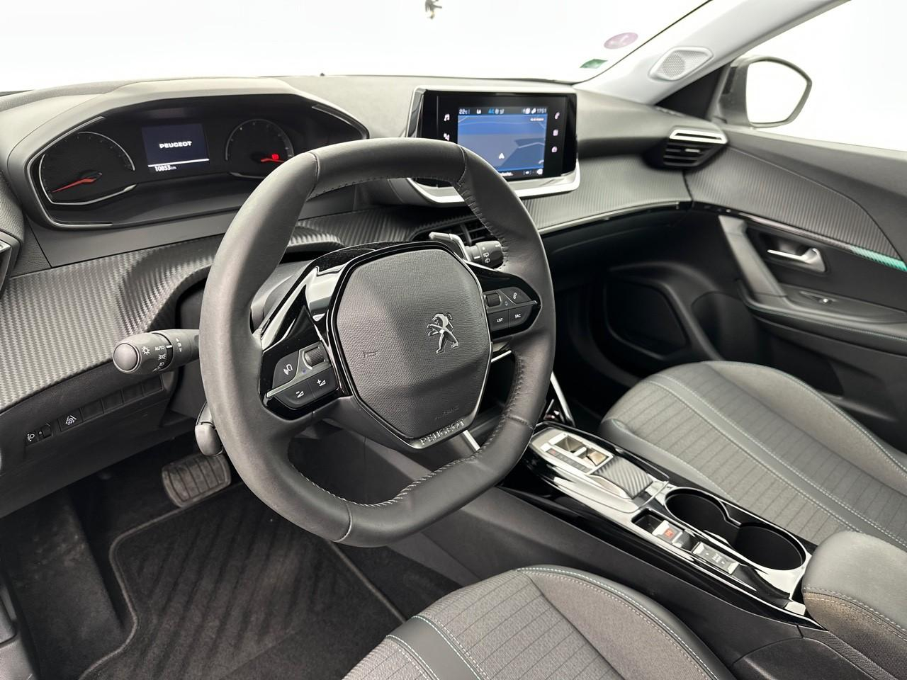 Peugeot 2008 puretech 130 s&s eat8 allure — photo 8