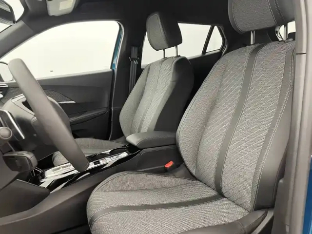 Peugeot 2008 hybrid 145 e-dcs6 — photo 46