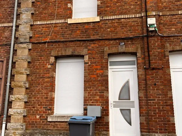 Maison 3 chambres à vendre (bien lire l'annonce)