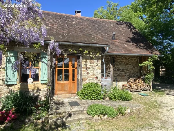 Vend ensemble de 3 habitats en pleine nature, prairie et forêt. Saint Mesmin en Dordogne (24)
