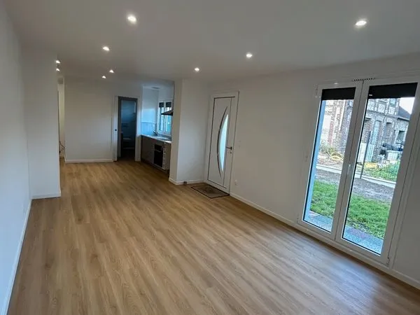 Maison rénovée 2 chambres jardin parking climatisation DPE C