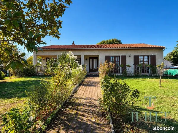 Maison 10 pièces 240 m²