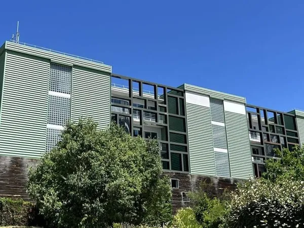Bureau 906 m²
