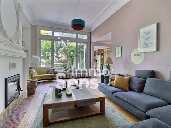 Maison 8 pièces 267 m²