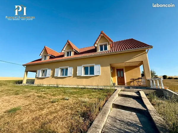 Pavillon 9 pièces 276 m²