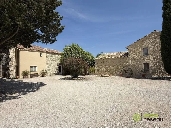 Maison 12 pièces 250 m²