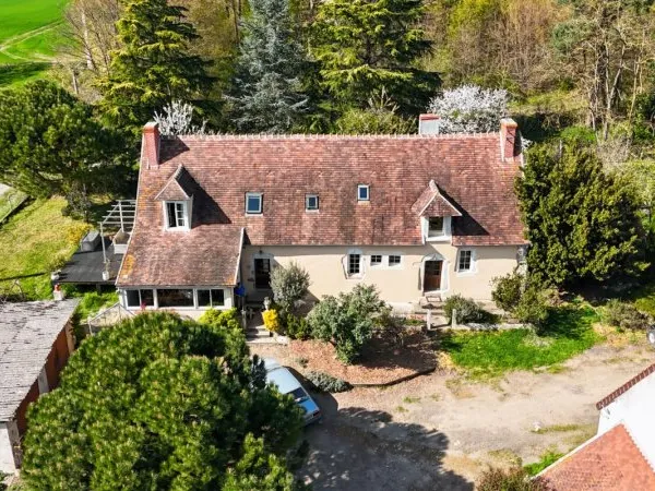 Domaine agricole & équestre de 15 hectares À proximité de Saint-Amand-Montrond
