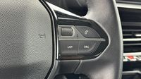 Peugeot 2008 1.2 PureTech 100ch S&S Style — photo 17
